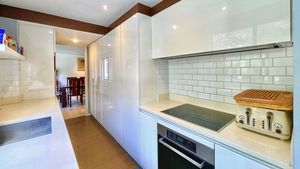 kitchen- click for photo gallery